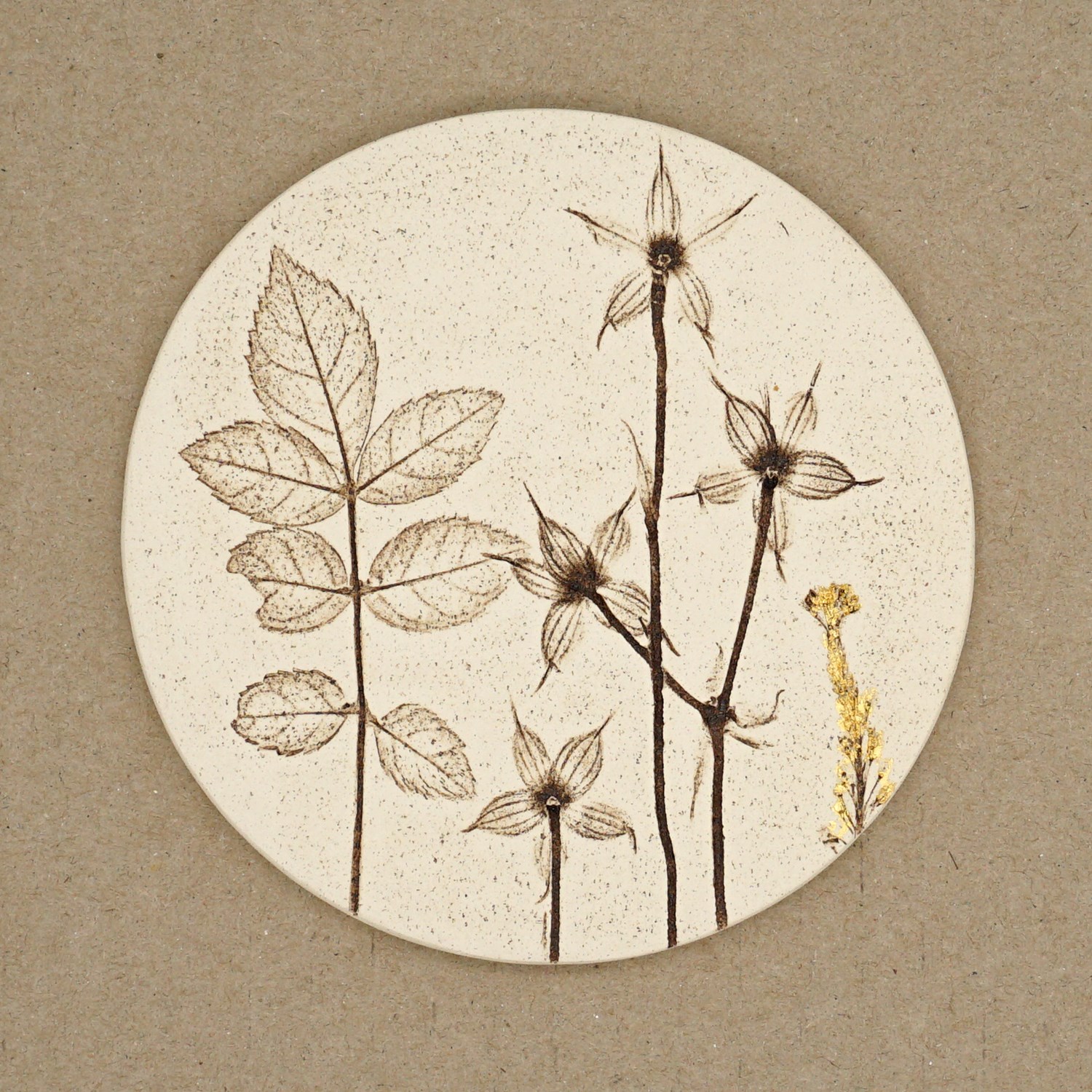 10cm Round Botanical Tile With 24ct Gold Leaf