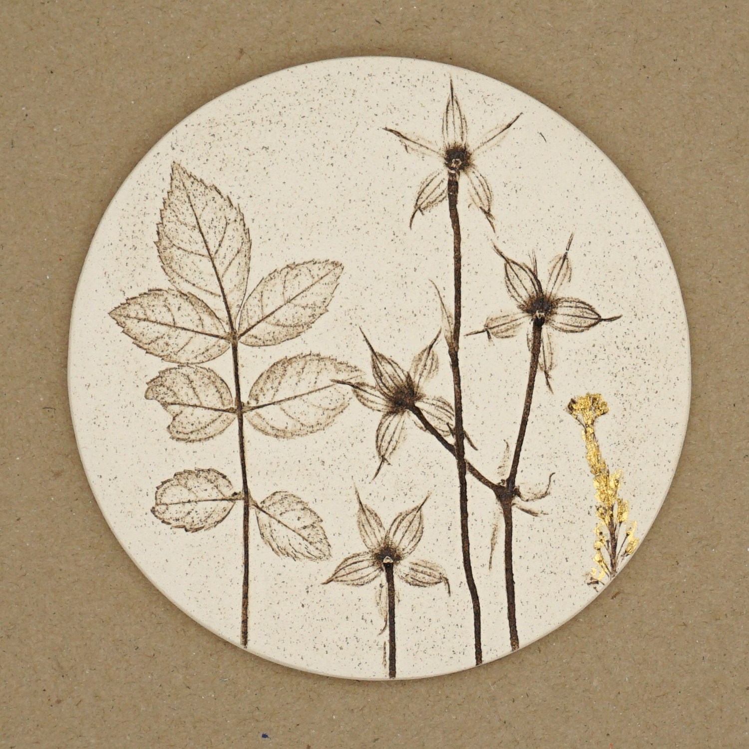 10cm Round Botanical Tile With 24ct Gold Leaf